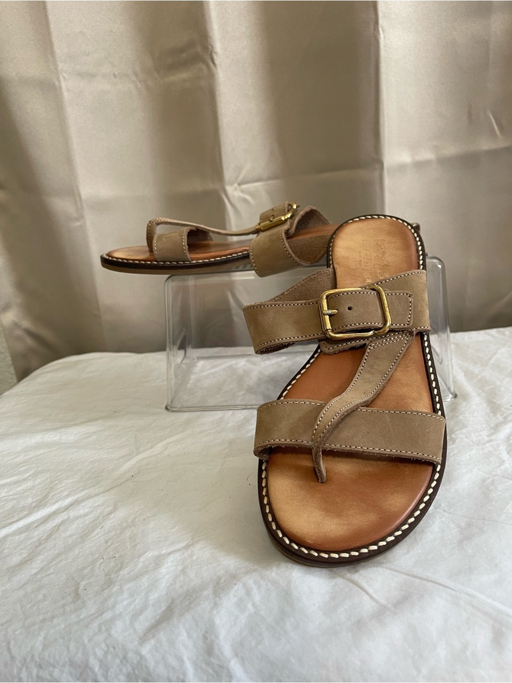 Coach and Four Taupe Leather Buckle Strap Sandals Italian Made VGUC size 7.5